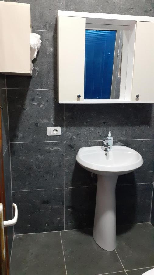 Eva Apartments Dhermi Bagian luar foto