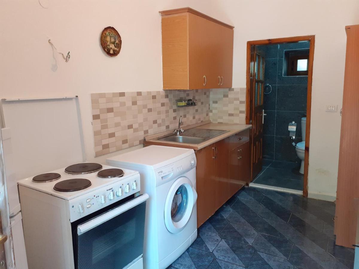Eva Apartments Dhermi Bagian luar foto