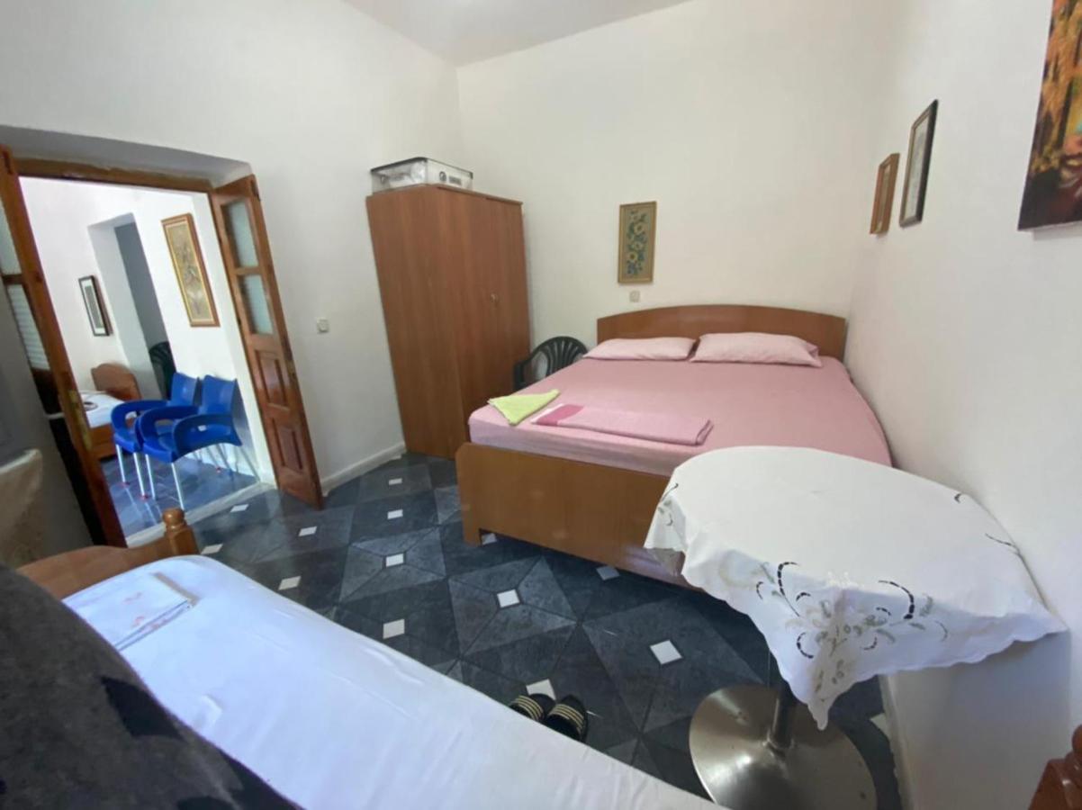 Eva Apartments Dhermi Bagian luar foto